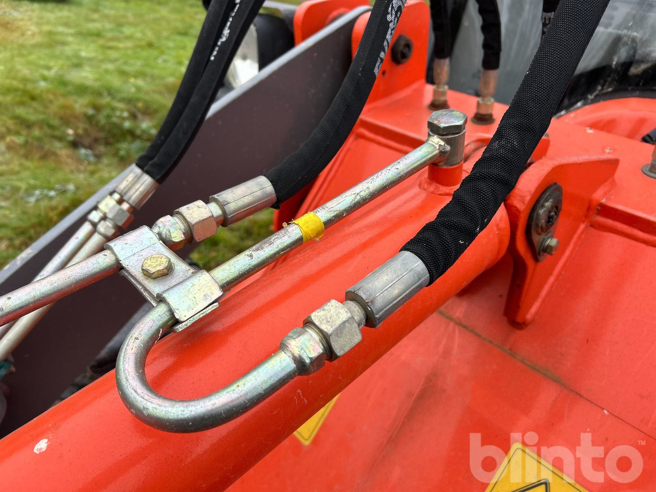 Wiellader Everun ER12 med gafflar och planeringskopa