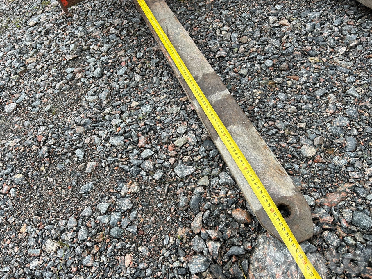 Wiellader Everun ER12 med gafflar och planeringskopa