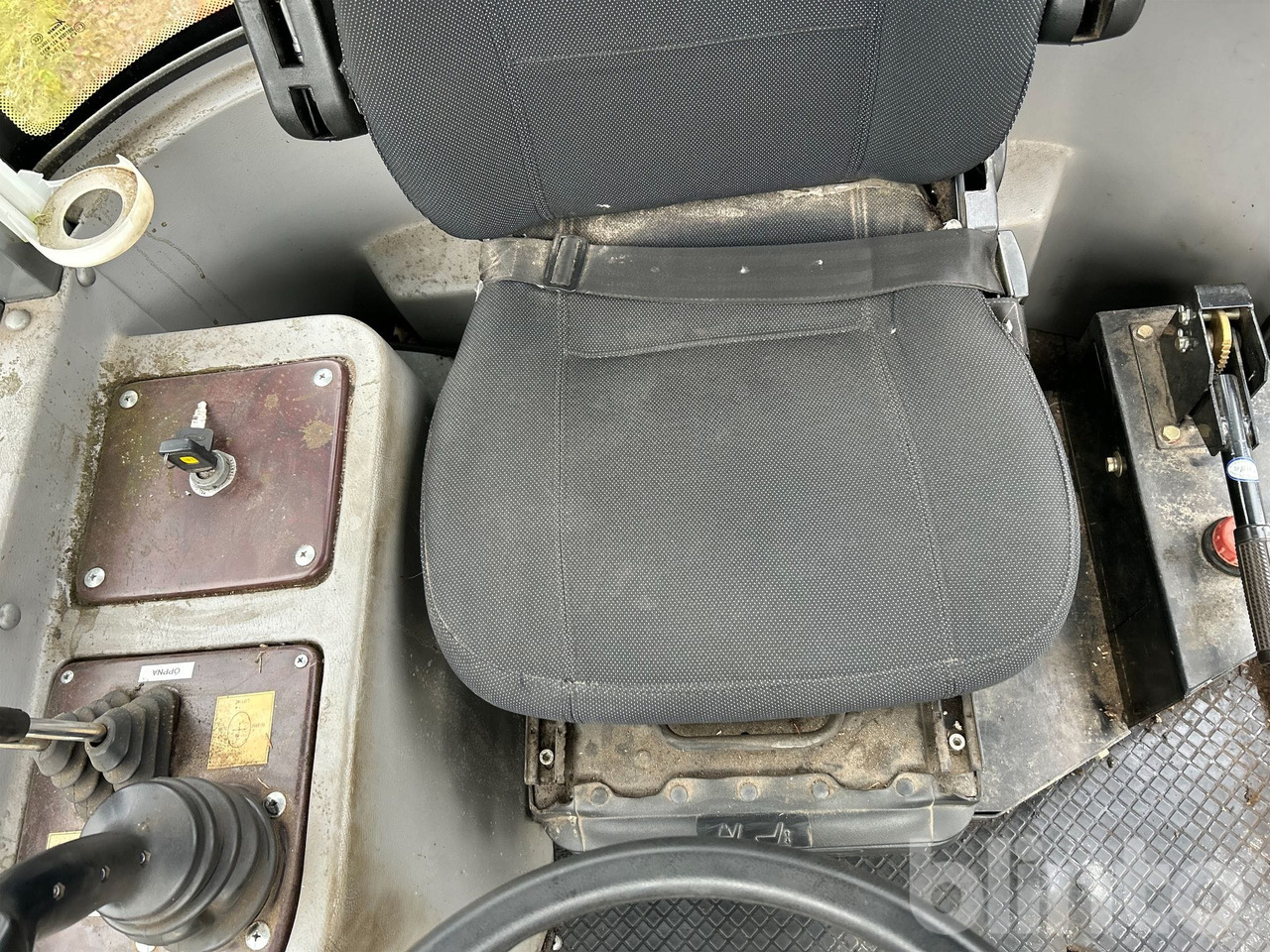 Wiellader Everun ER12 med gafflar och planeringskopa