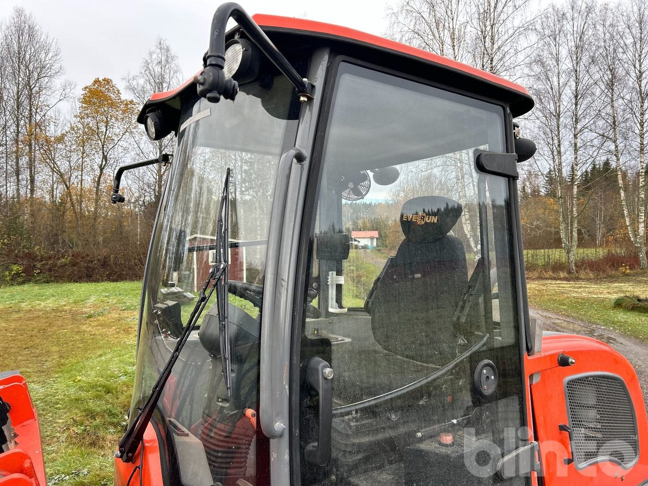 Wiellader Everun ER12 med gafflar och planeringskopa