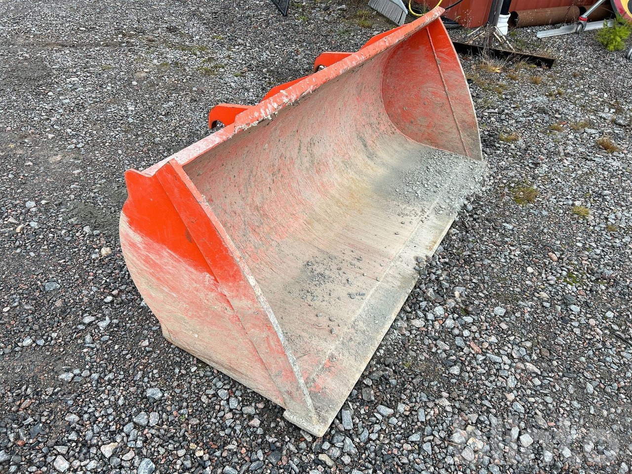 Wiellader Everun ER12 med gafflar och planeringskopa