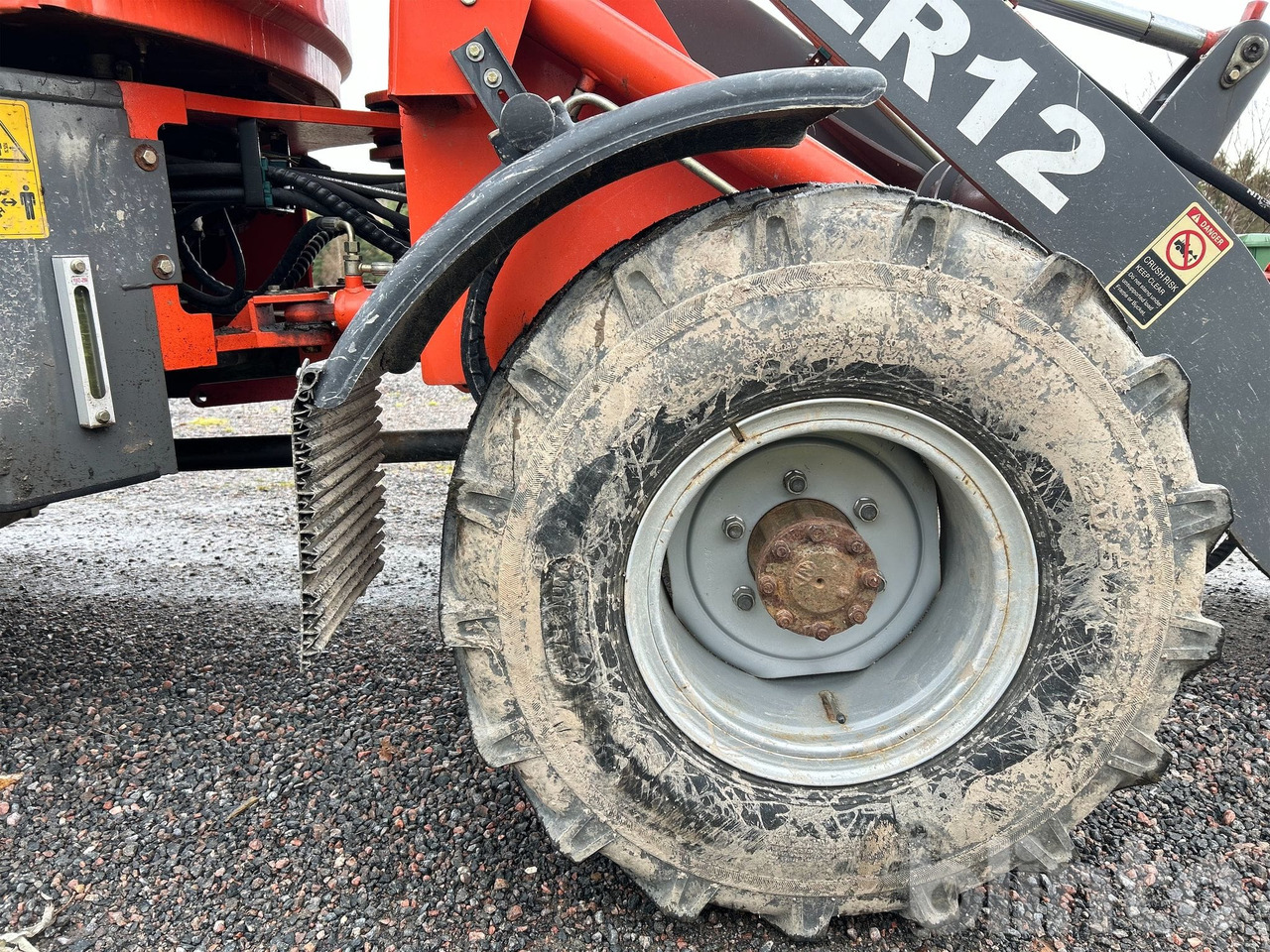 Wiellader Everun ER12 med gafflar och planeringskopa