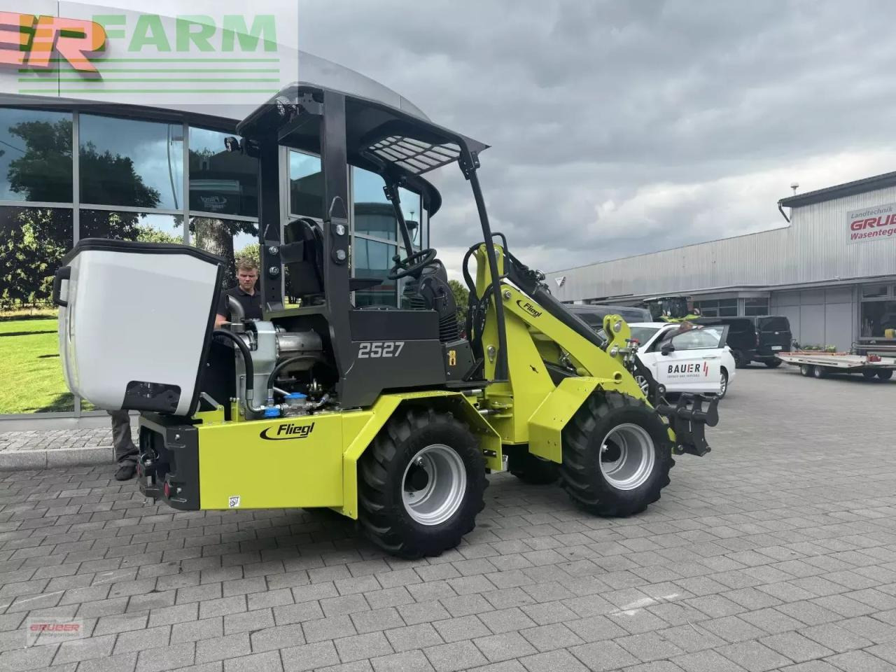 Wiellader Fliegl 25-27 inkl. 3 anbaugeräte