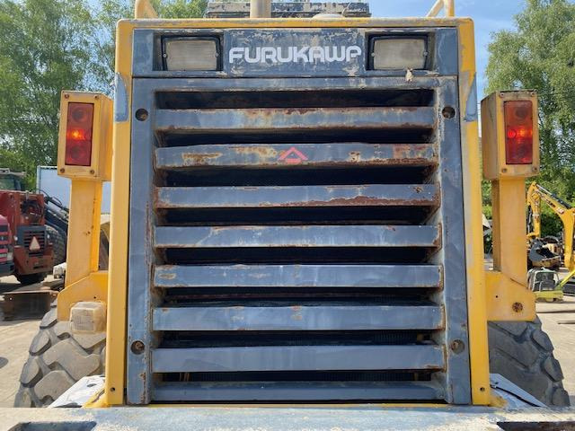 Wiellader Furukawa 335