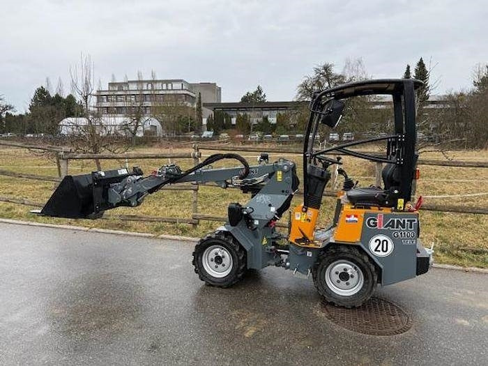 Wiellader GiANT G1100