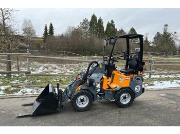 GiANT G1200 Tele  - wiellader