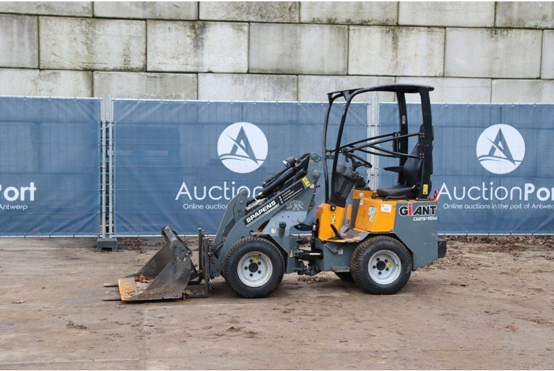 Wiellader Giant D254SW