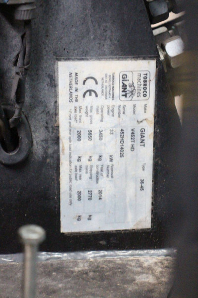 Wiellader Giant V452T HD