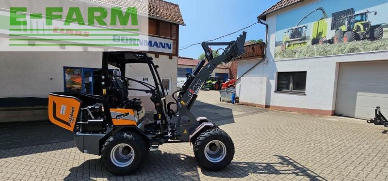Wiellader Giant g 2500 x-tra hd y, kompaktradlader mit euro-aufnahme, 2,4 t, niedriges hubgerüst