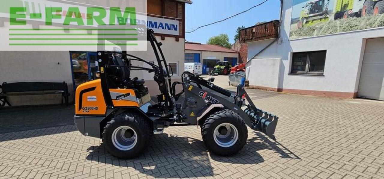 Wiellader Giant g 2500 x-tra hd y, kompaktradlader mit euro-aufnahme, 2,4 t, niedriges hubgerüst