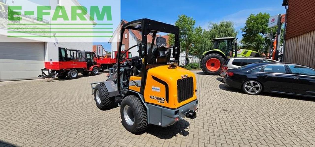 Wiellader Giant g 2500 x-tra hd y, kompaktradlader mit euro-aufnahme, 2,4 t, niedriges hubgerüst