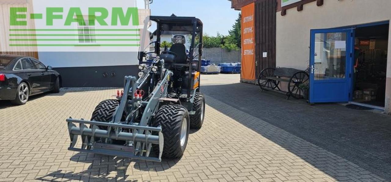 Wiellader Giant g 2500 x-tra hd y, kompaktradlader mit euro-aufnahme, 2,4 t, niedriges hubgerüst