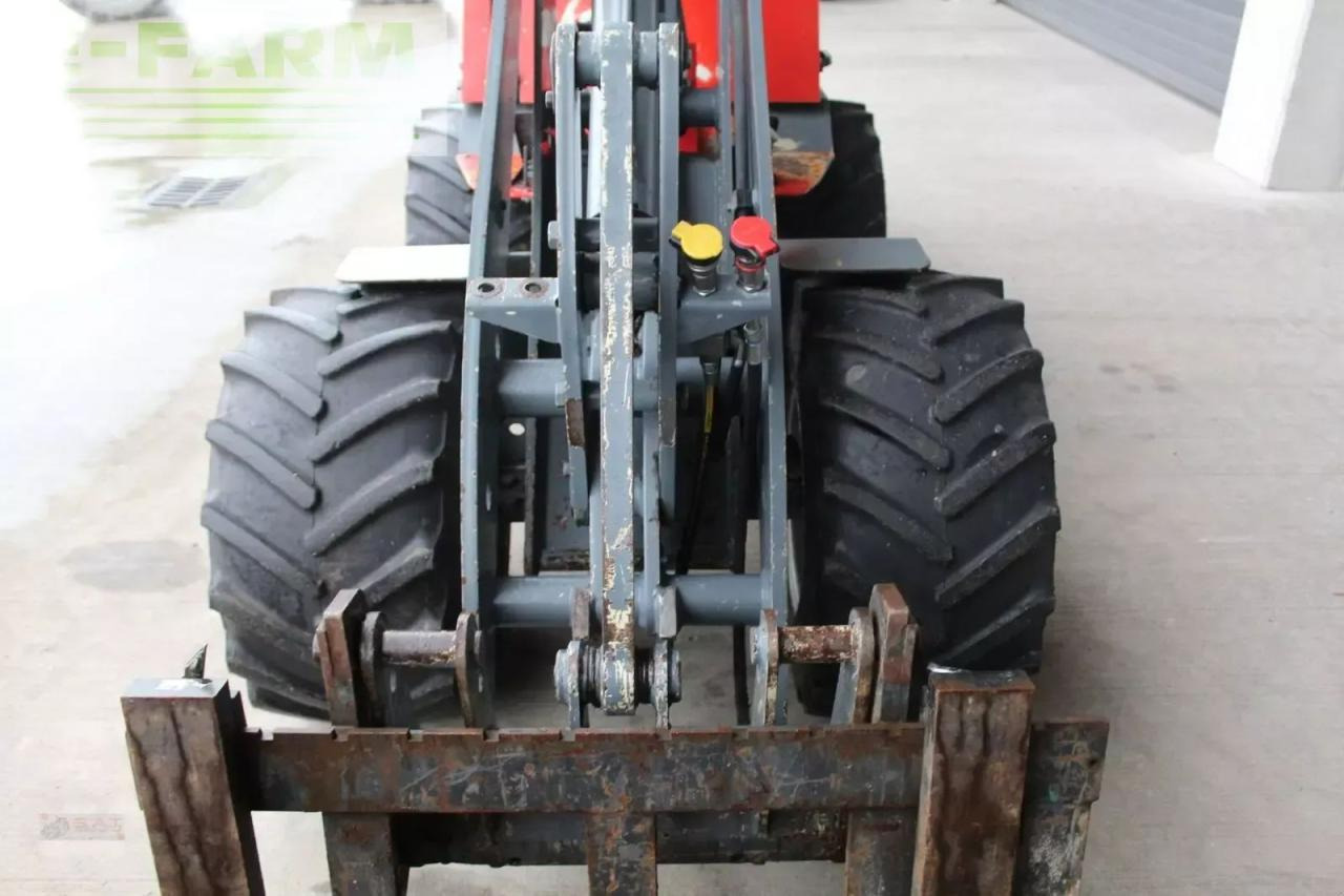 Wiellader Giant hoflader d 335 t