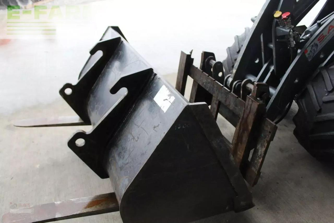 Wiellader Giant hoflader d 335 t