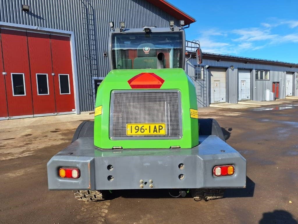 Wiellader Greenmaster 825 PIIKIT, KAUHA JA HIEKOITIN