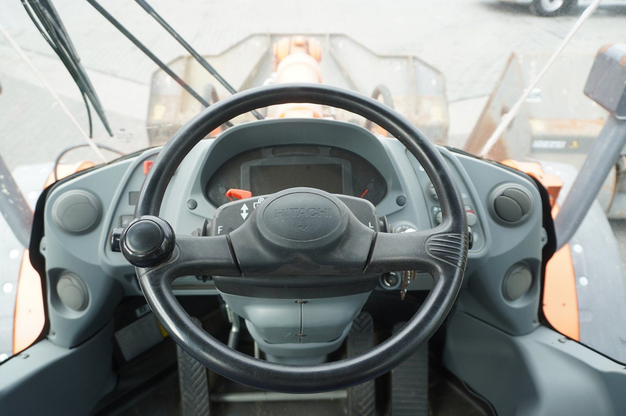 Wiellader HITACHI ZW220 articulated loader / 2 buckets