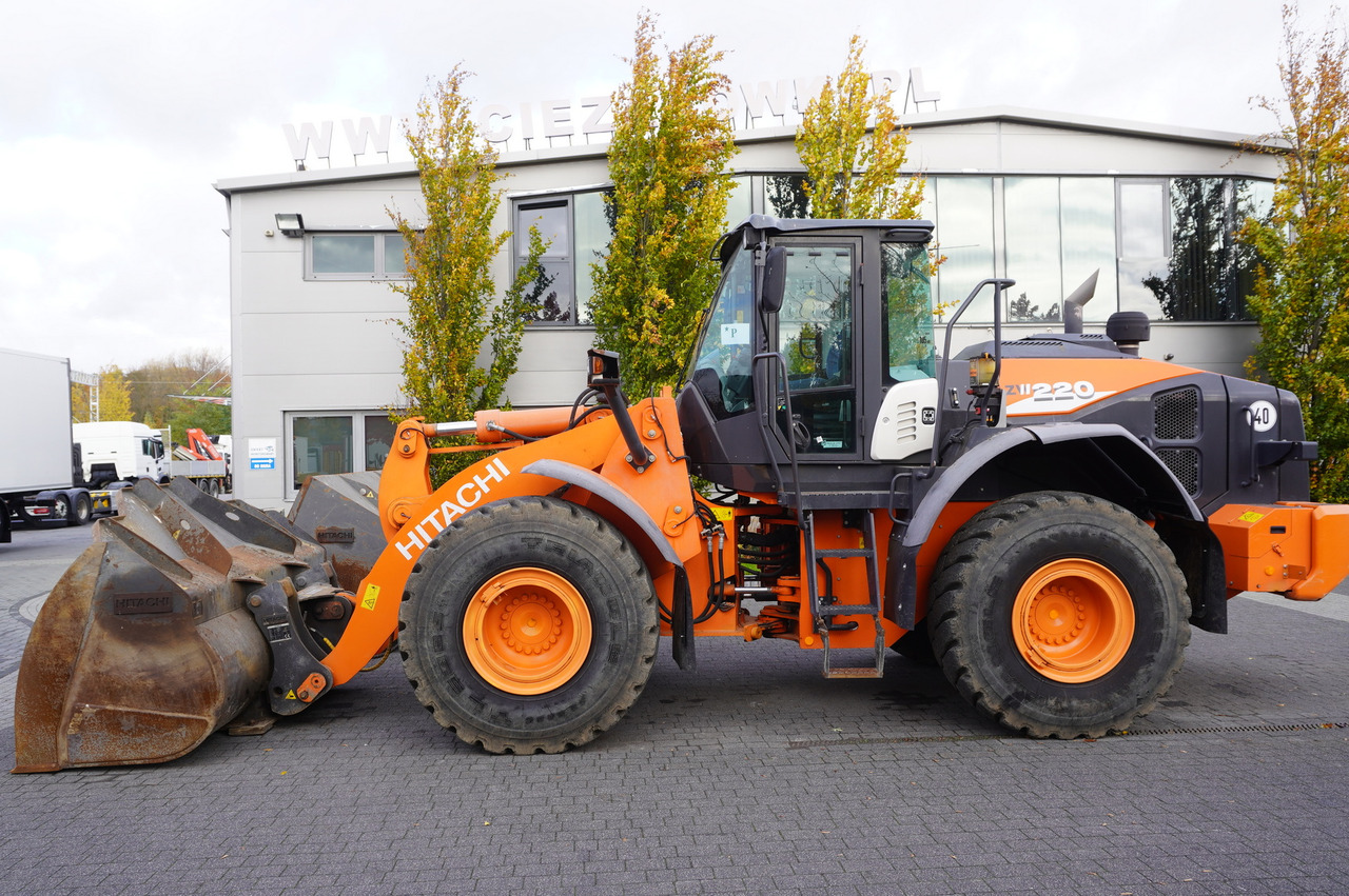 Wiellader HITACHI ZW220 articulated loader / 2 buckets