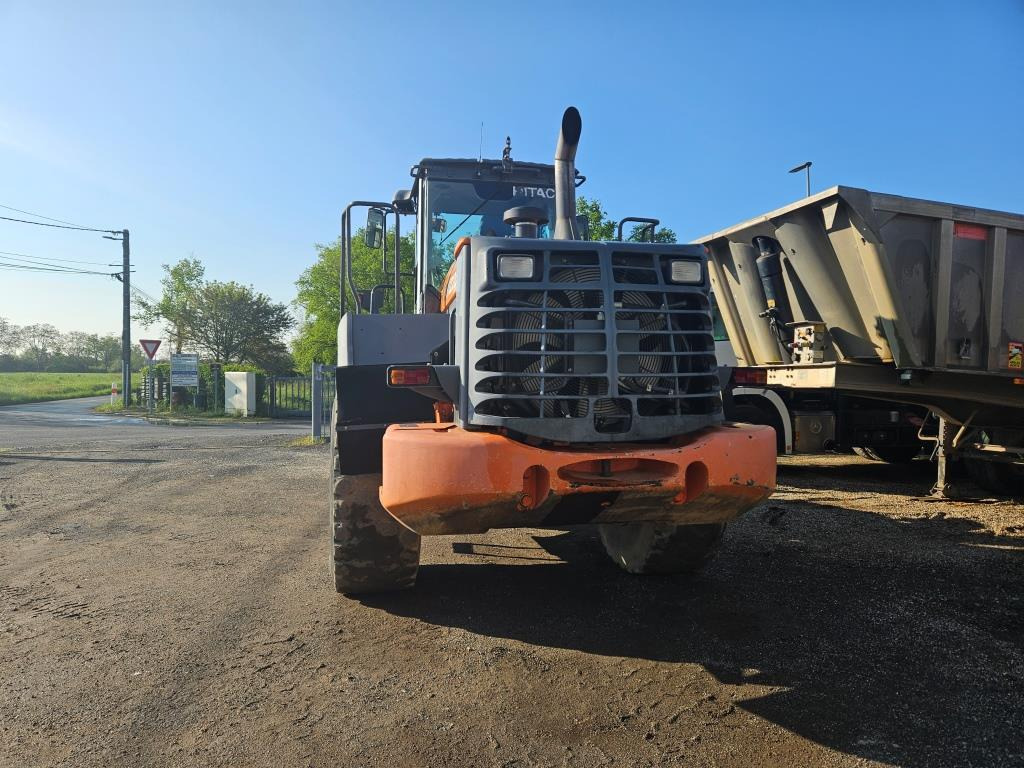 Wiellader HITACHI ZW 220