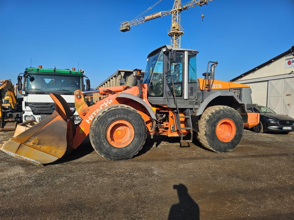 Wiellader HITACHI ZW 220