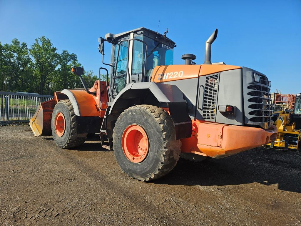 Wiellader HITACHI ZW 220