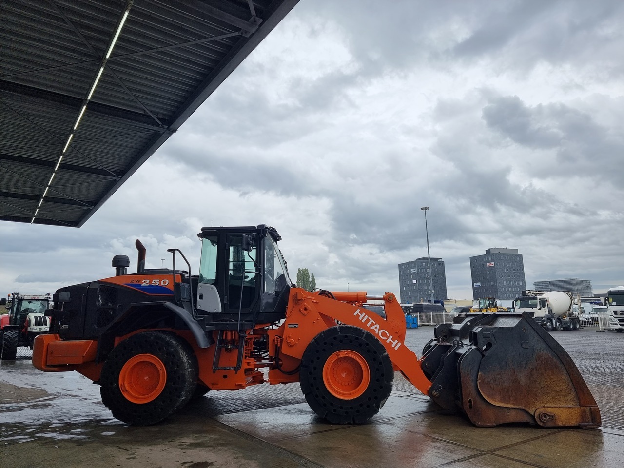 Wiellader HITACHI ZW 250