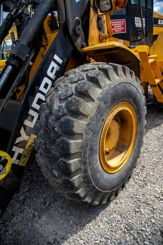 Wiellader HYUNDAI HL740TM-7 for parts