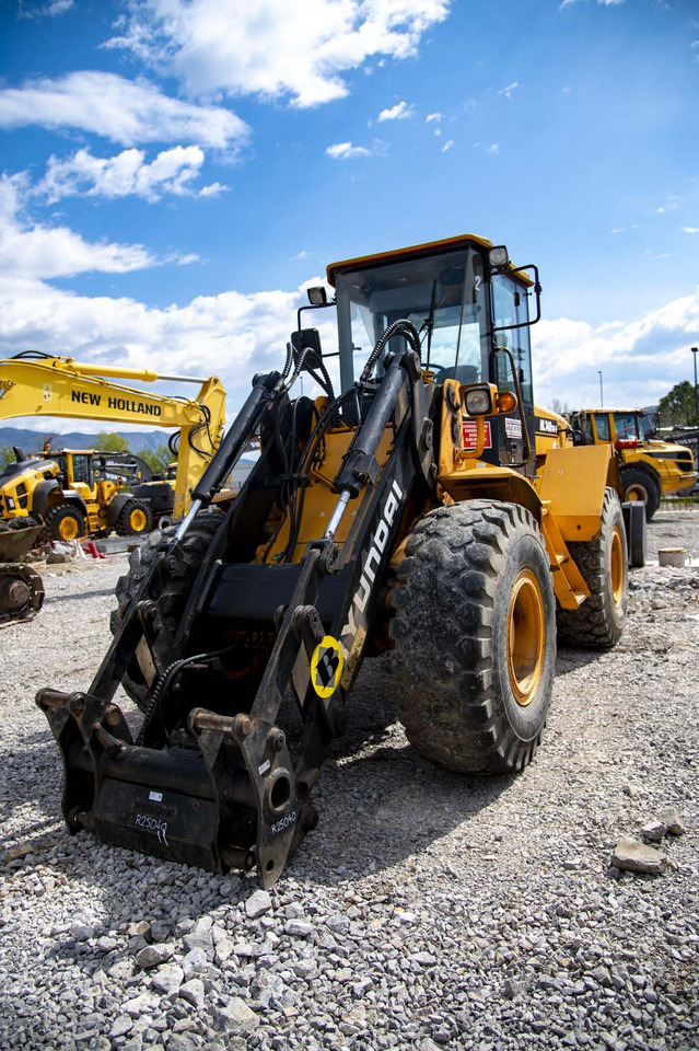 Wiellader HYUNDAI HL740TM-7 for parts