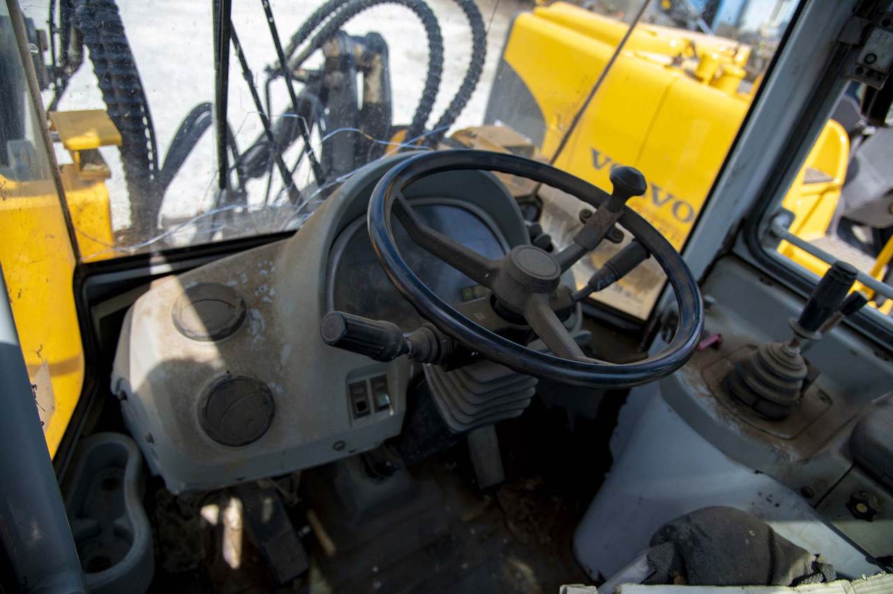 Wiellader HYUNDAI HL740TM-7 for parts