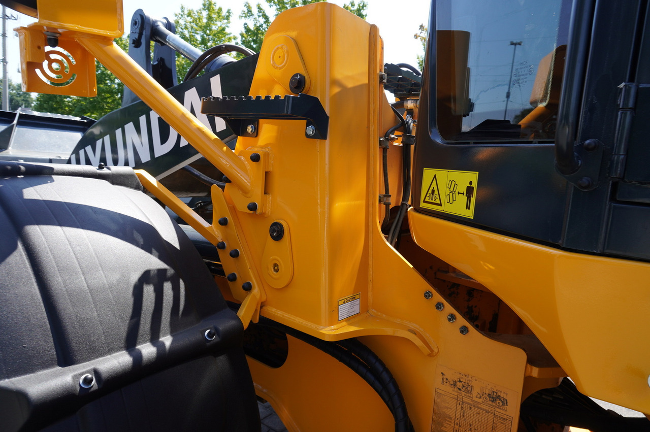 Wiellader HYUNDAI HL940A articulated loader / year 2021 / weight 13.5t year of production 2021