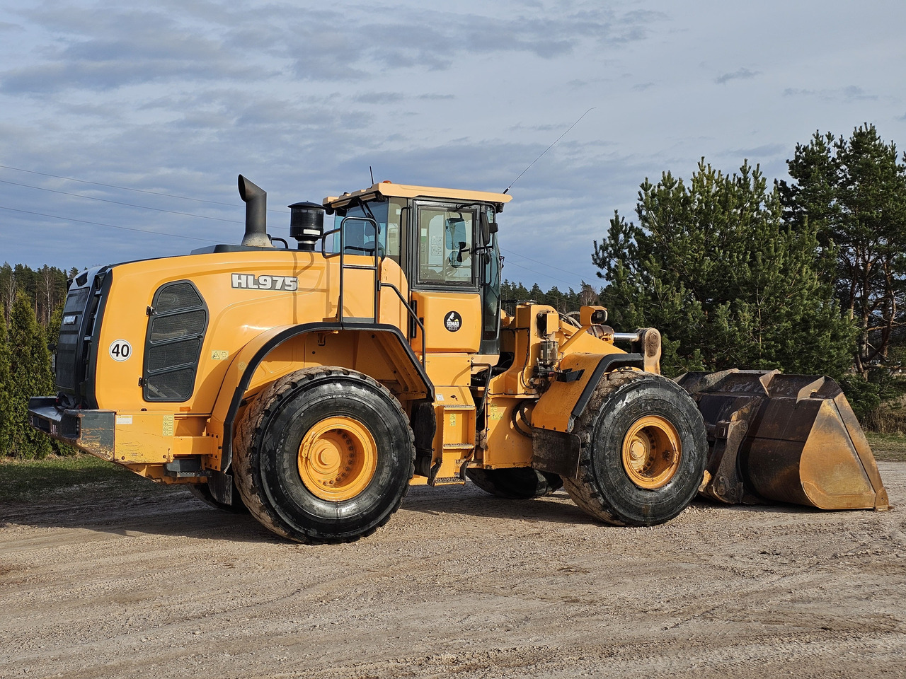 Wiellader HYUNDAI HL975