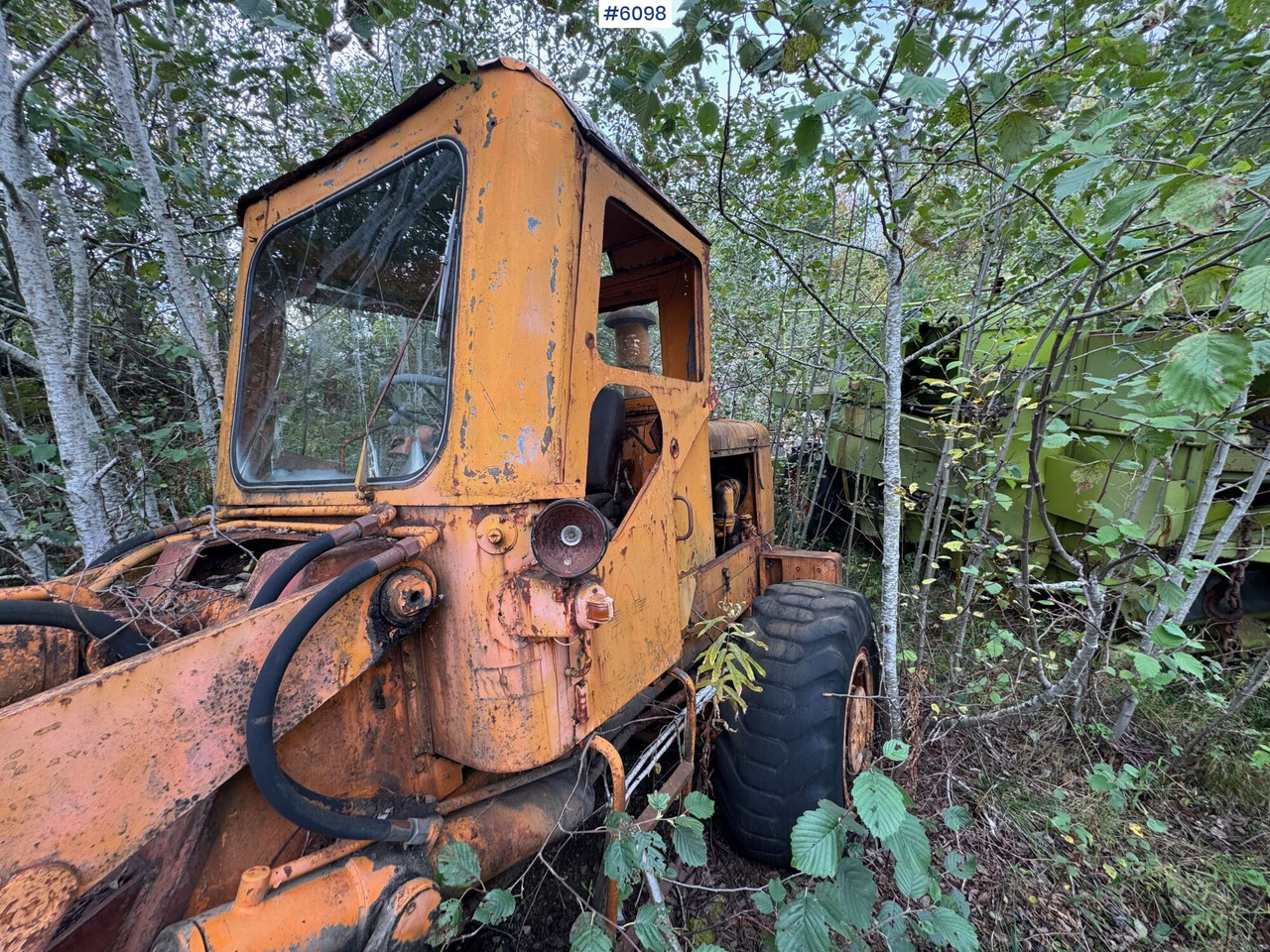 Wiellader Hanomag wheel loader with bucket – repair object