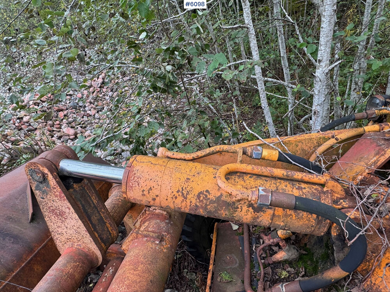 Wiellader Hanomag wheel loader with bucket – repair object