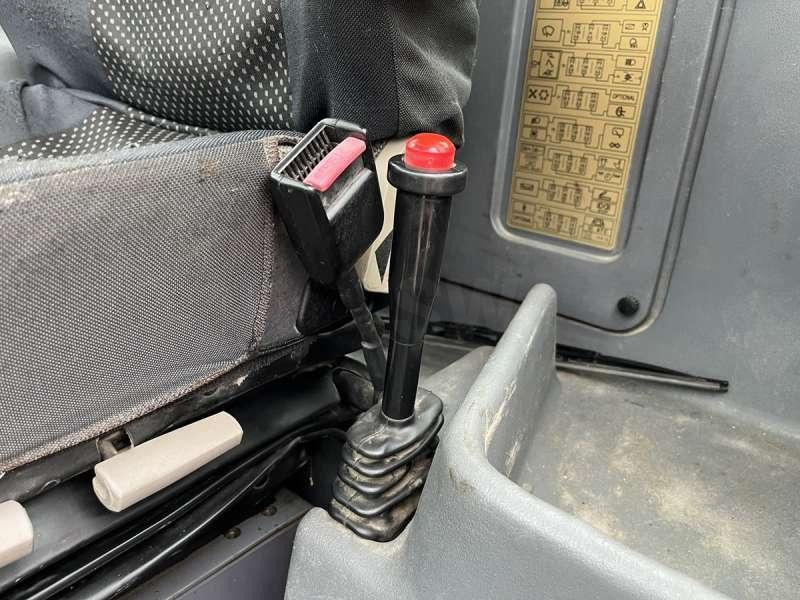 Wiellader Hitachi W130A