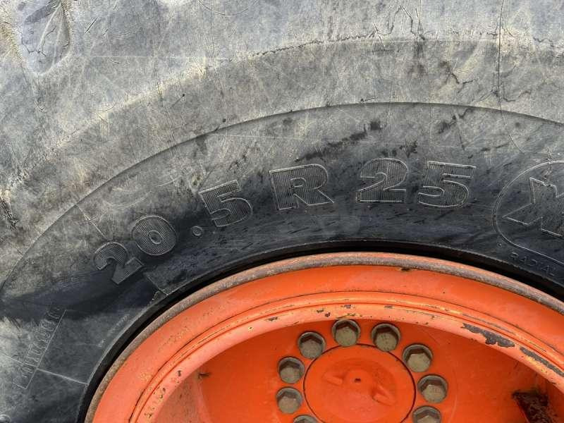 Wiellader Hitachi W130A