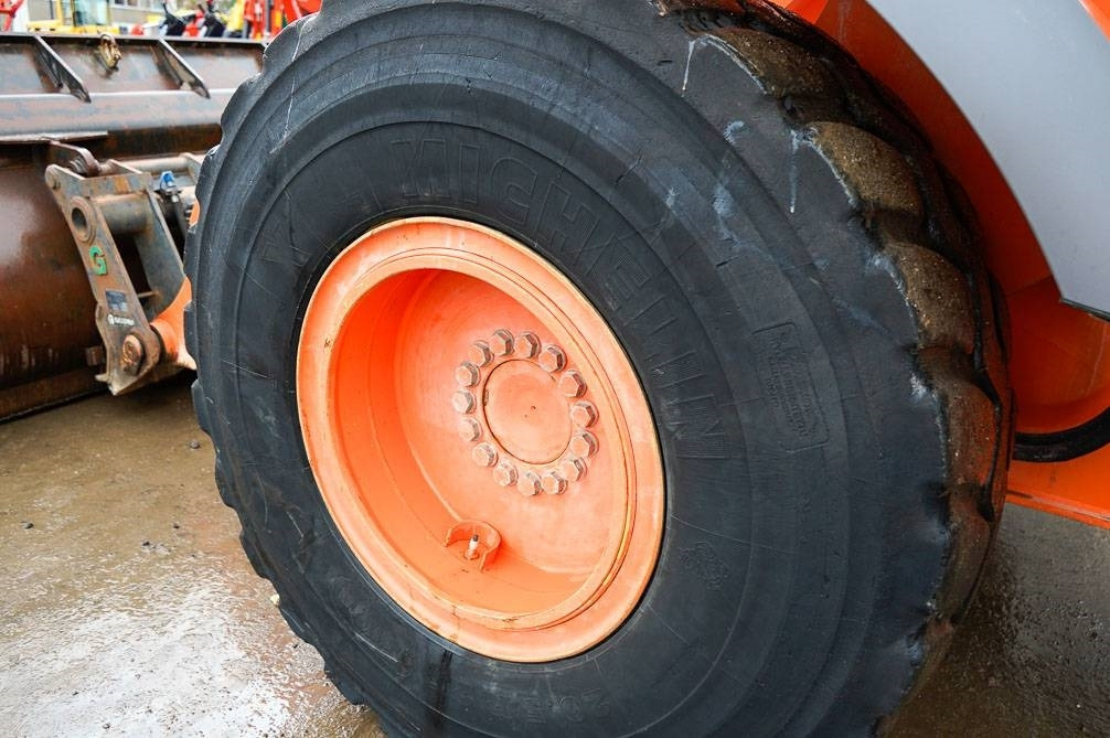 Wiellader Hitachi ZW150 PITKÄT AISAT, VAAKA