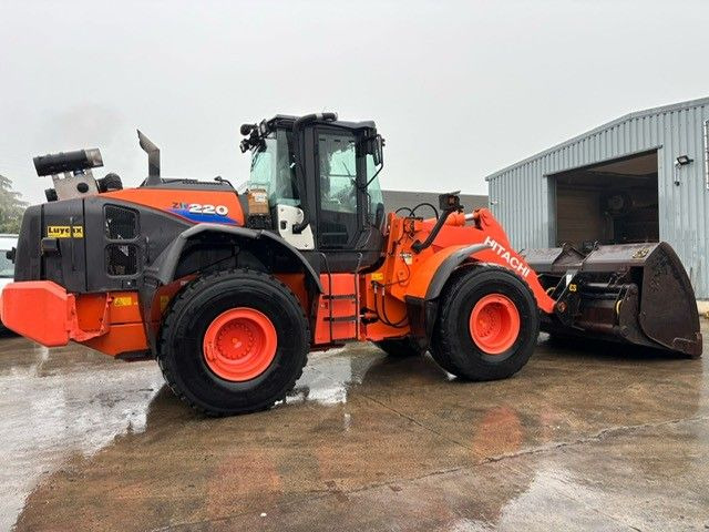 Wiellader Hitachi ZW220-6. Hochkippschaufel. Wage.