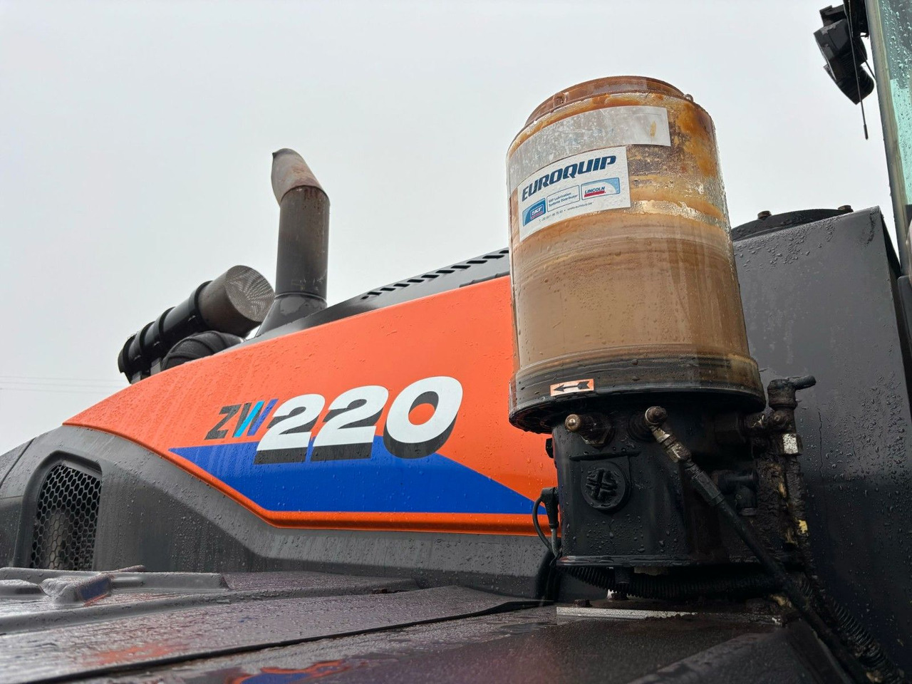 Wiellader Hitachi ZW220-6. Hochkippschaufel. Wage.