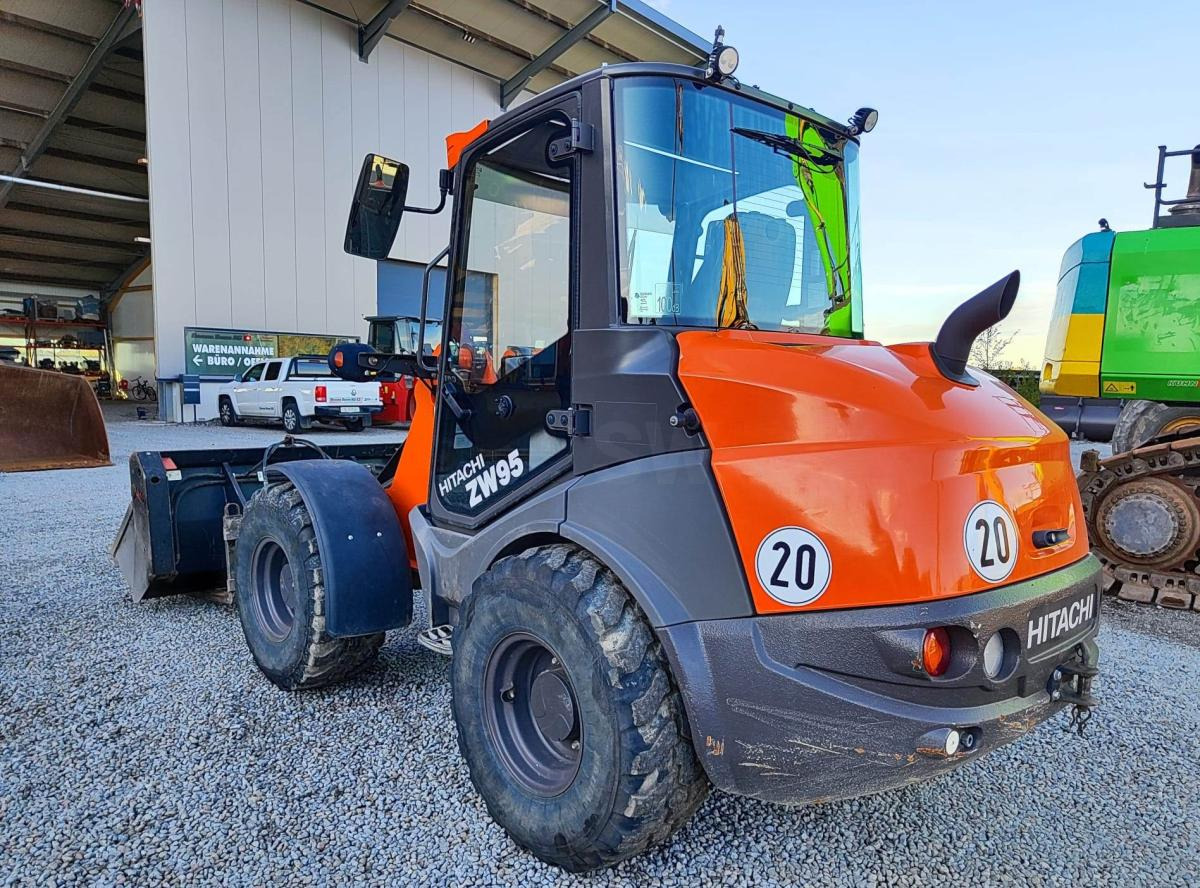 Wiellader Hitachi ZW95