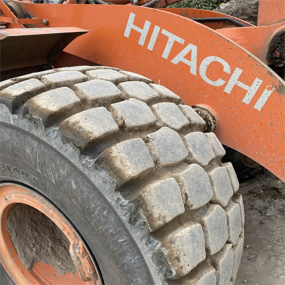 Wiellader Hitachi ZW 220 - 5B