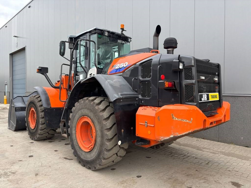 Wiellader Hitachi ZW 250-6