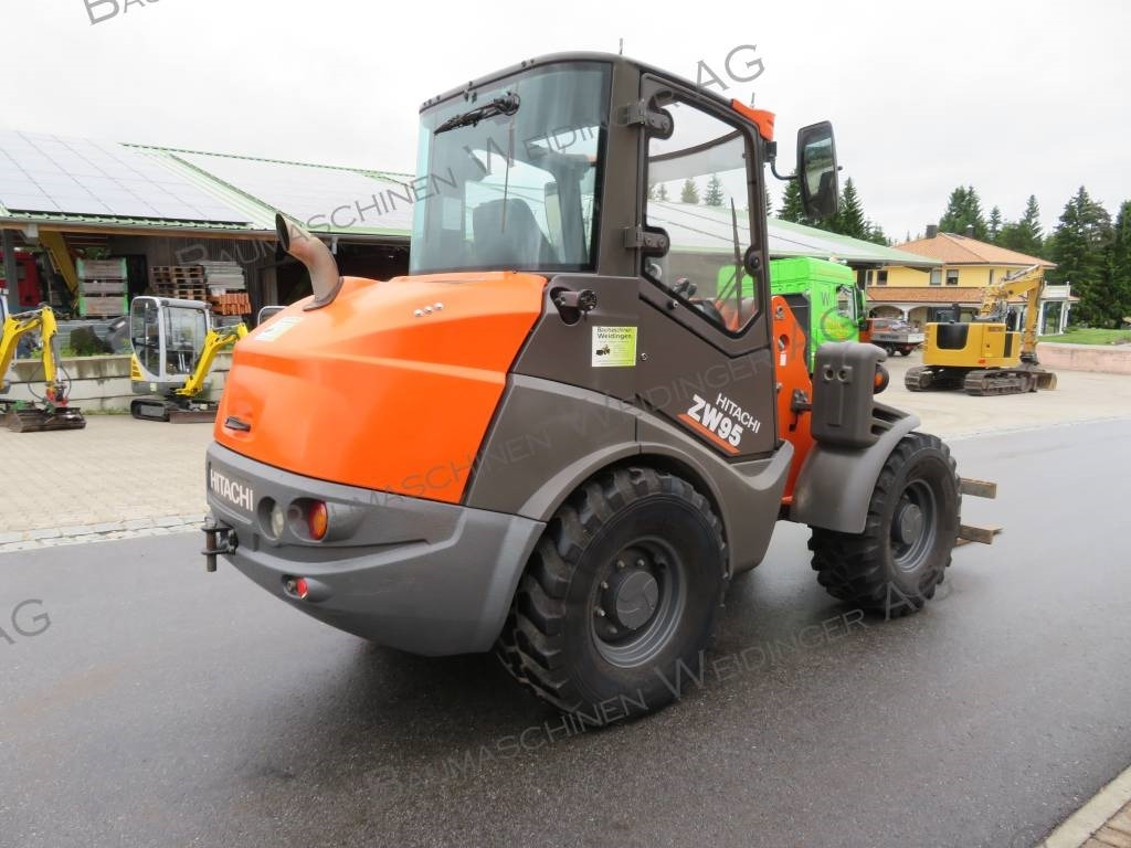 Wiellader Hitachi ZW 95