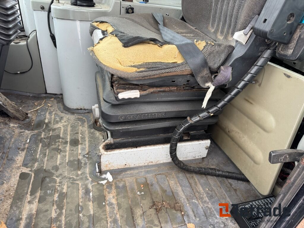 Wiellader Hjullastare Hyundai HL730 TM-7 med planerskopa