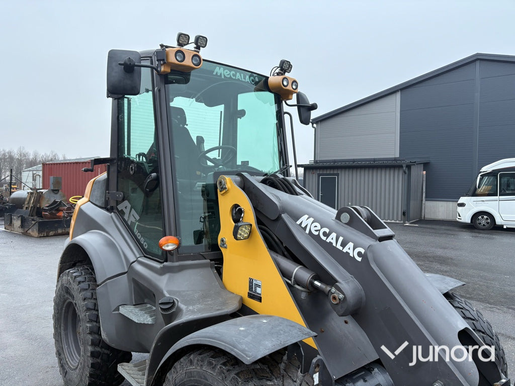 Wiellader Hjullastare Mecallac AF 1050 med redskap
