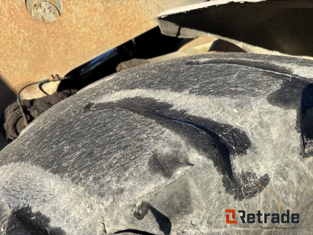 Wiellader Hjullastare Volvo L180 med skopa