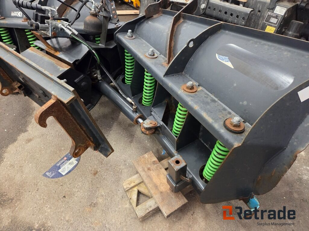 Wiellader Hjullastare Yanmar V100 Med Vikplog och Sandskopa Panolinolja