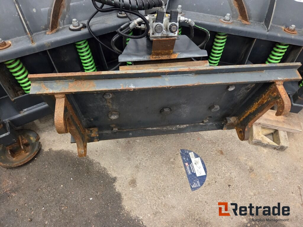 Wiellader Hjullastare Yanmar V100 Med Vikplog och Sandskopa Panolinolja