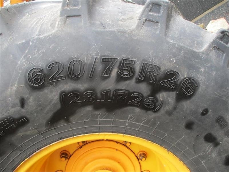 Wiellader Hyundai 757-9A med 620/75R26 traktor hjul montering på