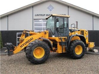 Wiellader Hyundai 757-9A med 620/75R26 traktor hjul montering på