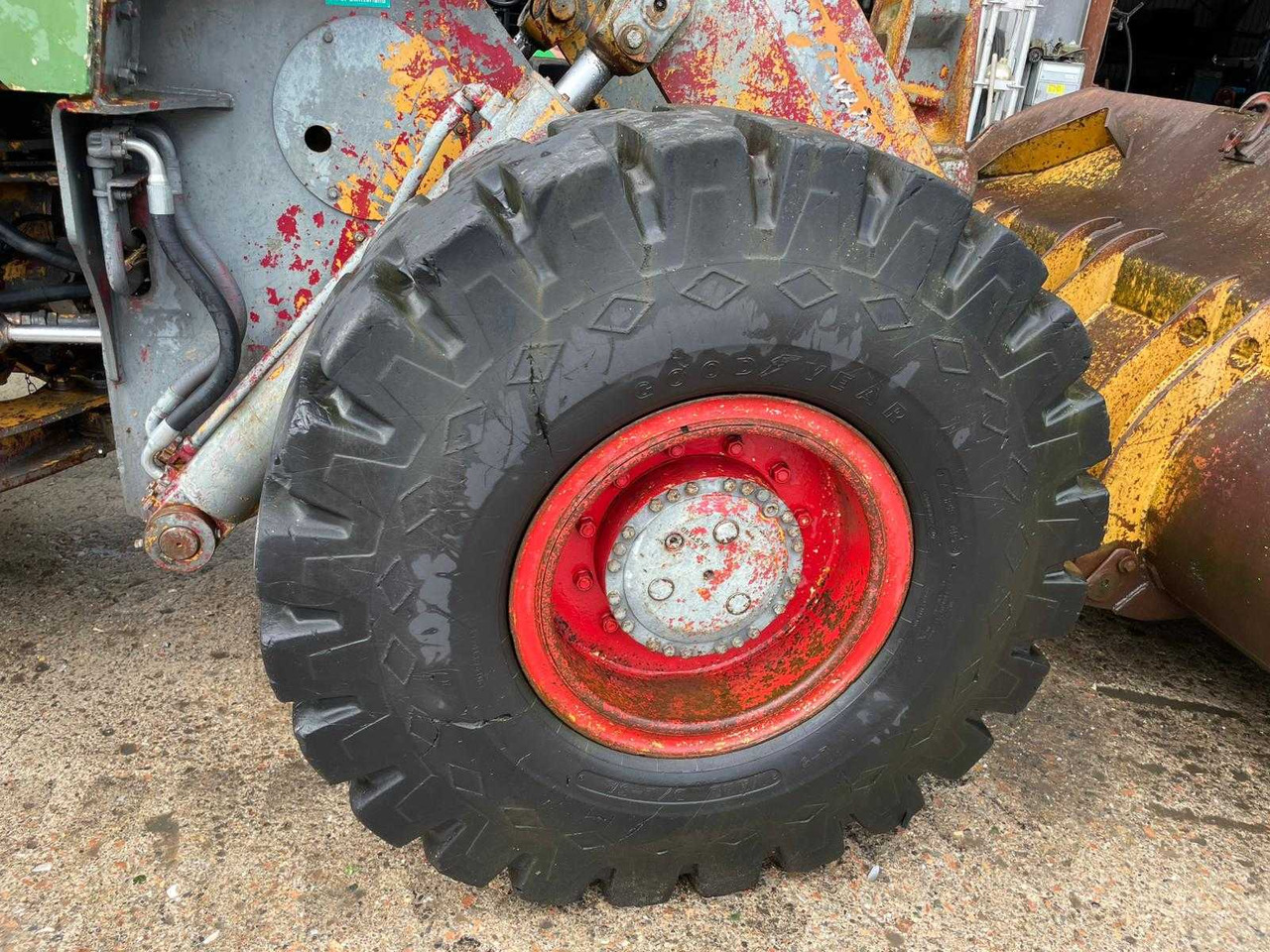 Wiellader INTERNATIONAL - 530 AI - SHOVEL - 1986