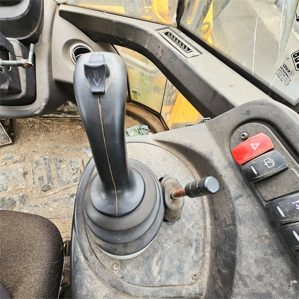 Wiellader JCB 437HT T4